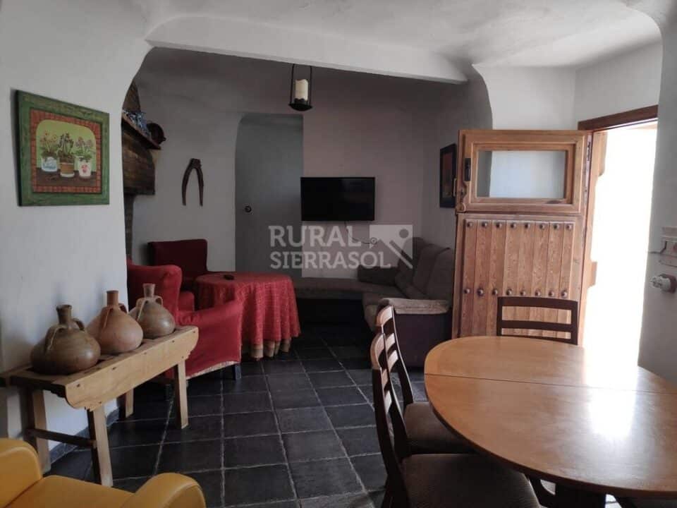 Confortable casa cueva en Baza, con piscina, chimenea y barbacoa - Imagen 17