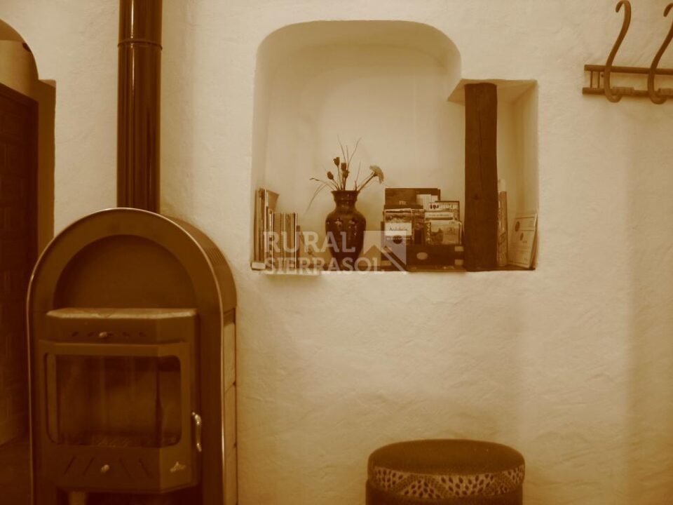Maravillosa Casa Rural en Casabermeja, con piscina barbacoa y wifi - Imagen 16