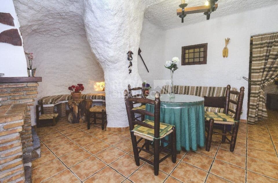 Casa Cueva en Castilléjar, con chimenea y barbacoa - Imagen 17