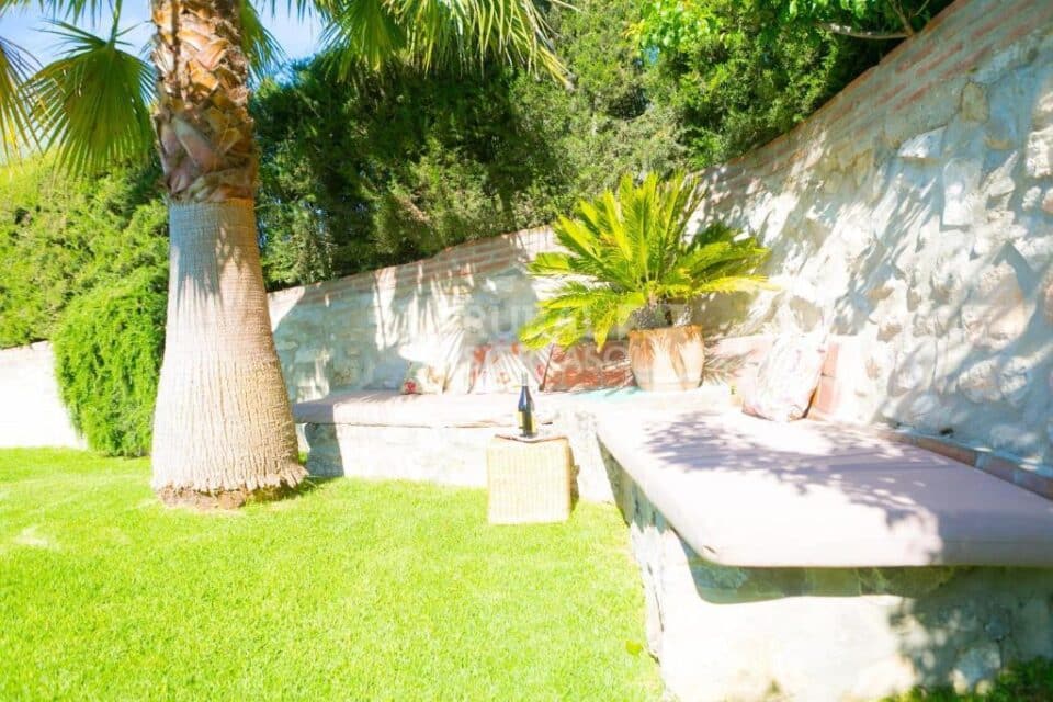 Esplendida Casa Rural al sur del Torcal de Antequera, con piscina rodeada de césped y barbacoa - Imagen 17