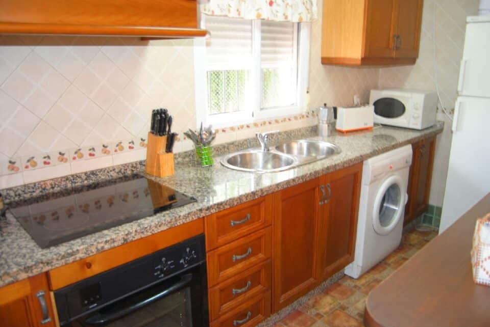 Maravillosa Casa Rural al sur del Torcal de Antequera, con piscina vallada y barbacoa - Imagen 17