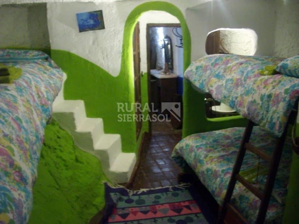 Acogedora Casa Cueva en Loja, con piscina e hidromasaje exterior - Imagen 45