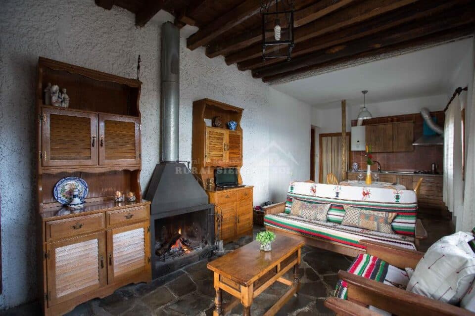 Preciosa Casa Rural en Laroles, con piscina, barbacoa y jacuzzi - Imagen 25