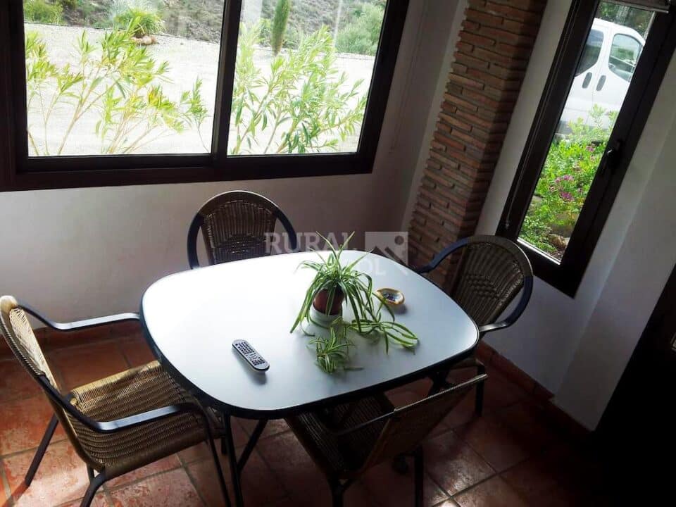 Mesa de salón de Casa rural en El Chorro - Álora (Málaga)-1764