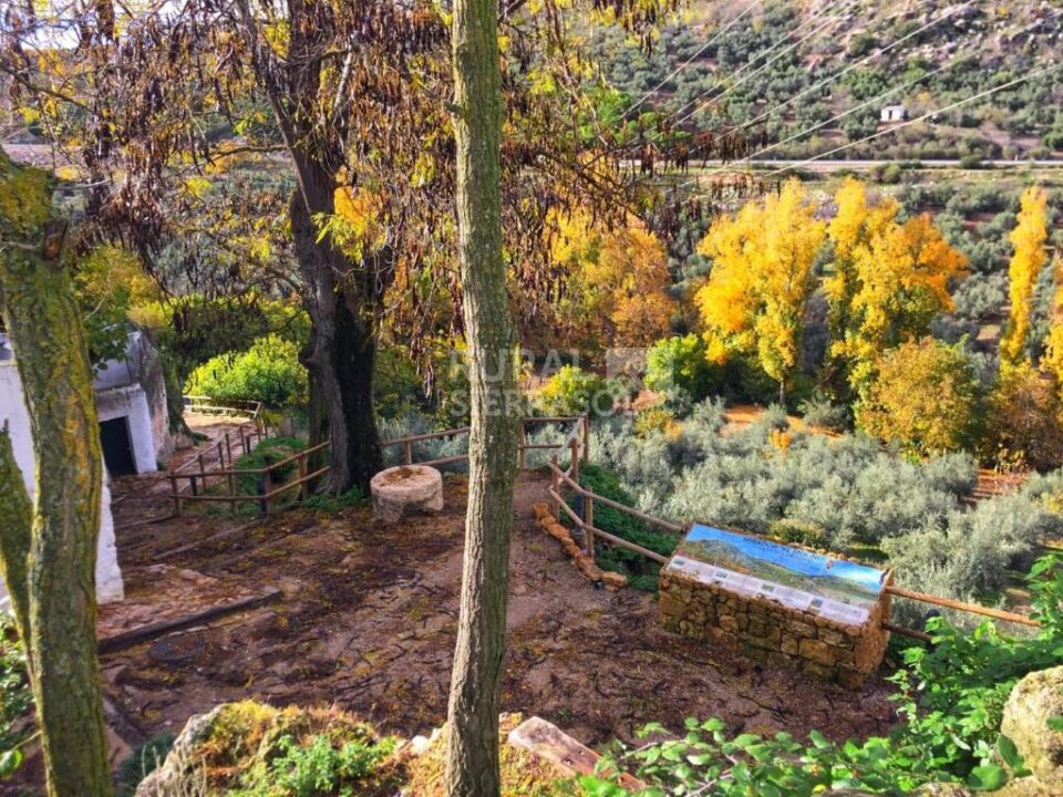 Auténtica Casa Serrana en Cuevas del Becerro con chimenea, aire acondicionado y calefacción - Imagen 18