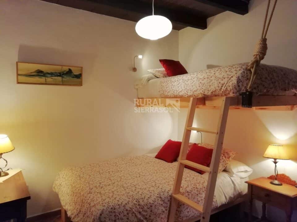 Espléndido Alojamiento Rural en Periana con piscina y wi-fi - Imagen 17