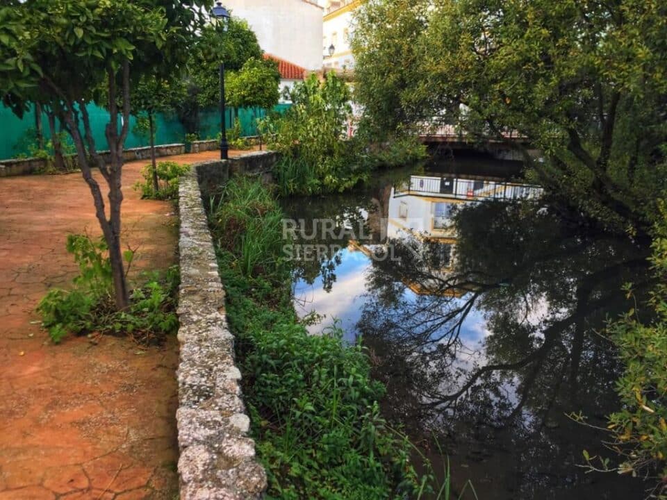 Auténtica Casa Serrana en Cuevas del Becerro con chimenea, aire acondicionado y calefacción - Imagen 19