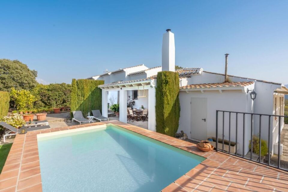 Típica Vivienda Rural en Villanueva del Rosario, con piscina, barbacoa y wi-fi - Imagen 2