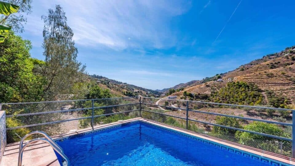 Bonita Casa Rural en Cómpeta, con piscina y barbacoa - Imagen 2