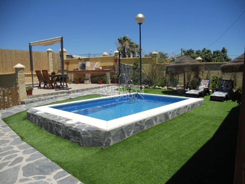 Acogedora Casa de Madera cerca de la playa - Imagen 2