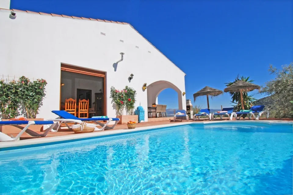 Preciosa Casa Rural en Comares, con piscina climatizada - Imagen 2