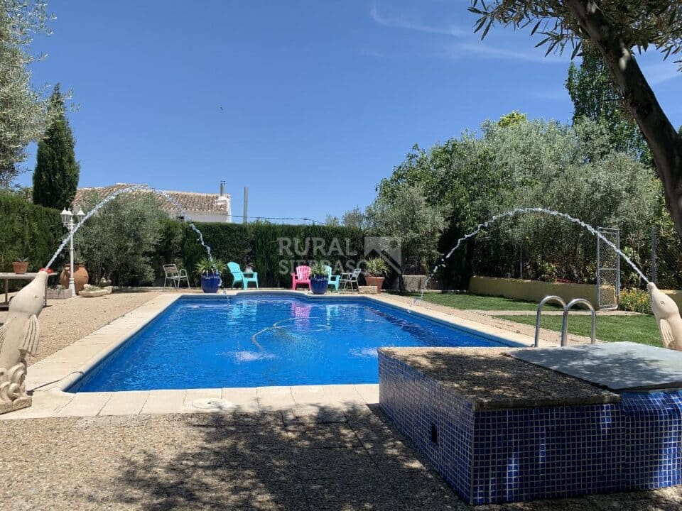 Cortijo Andaluz en Baza, con piscina y amplios jardines - Imagen 2
