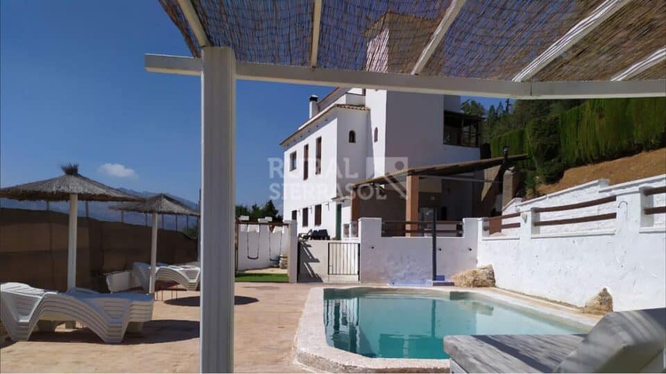 Preciosa Casa Rural en Benaoján con piscina, barbacoa y chimenea - Imagen 2