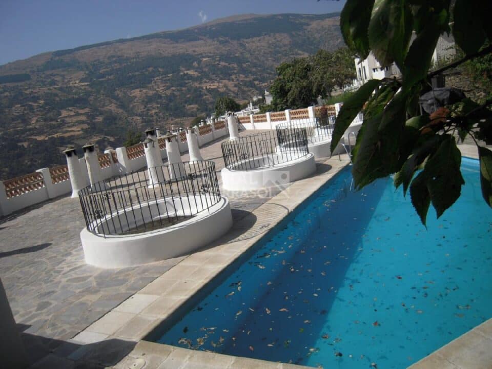 Bonito Alojamiento Rural en Bubión con piscina y preciosas vistas - Imagen 2