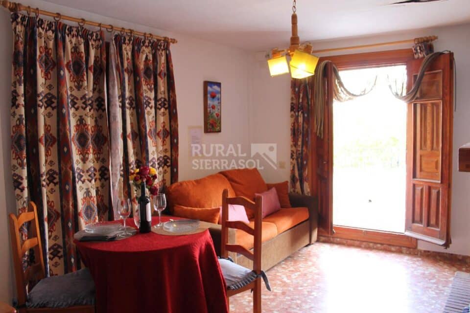 Coqueto Apartamento Rural en Capileira, con preciosas vistas al pueblo y al campo - Imagen 2