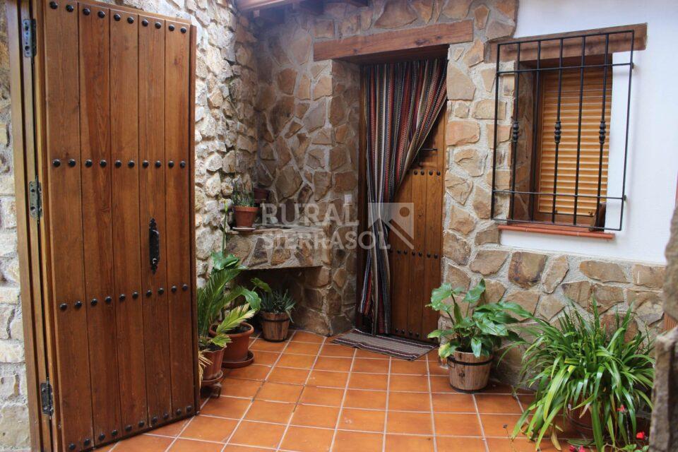 Acogedor Alojamiento Rural en Castril de la Peña, con barbacoa, wifi y chimenea - Imagen 3