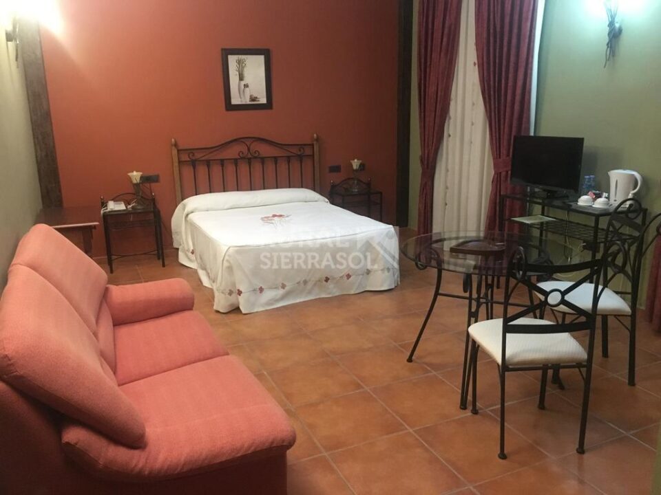 Acogedor Hotel Rural junto al Parque Natural de Los Montes de Málaga - Imagen 3
