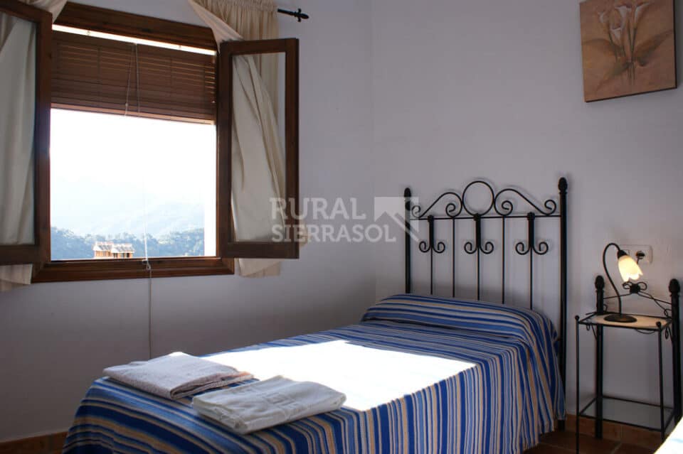 Apartamento Rural en Genalguacil, con estufa de leña - Imagen 4
