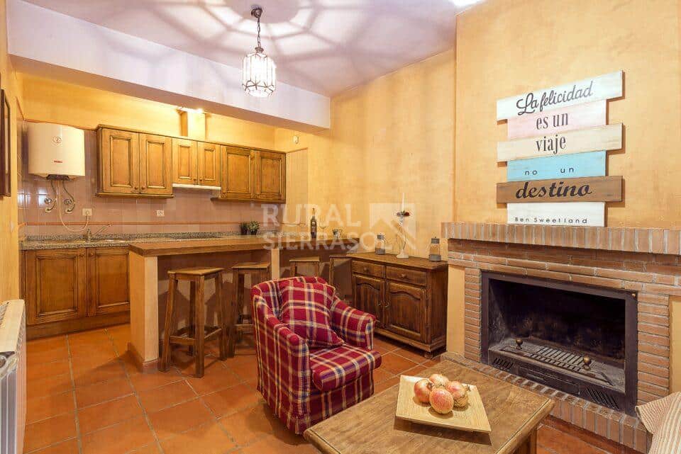 Preciosa Casa Rural en Huétor de Santillán, con chimenea y barbacoa - Imagen 2