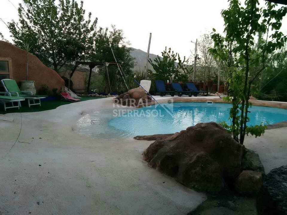 Acogedora Casa Cueva en Loja, con piscina e hidromasaje exterior - Imagen 2