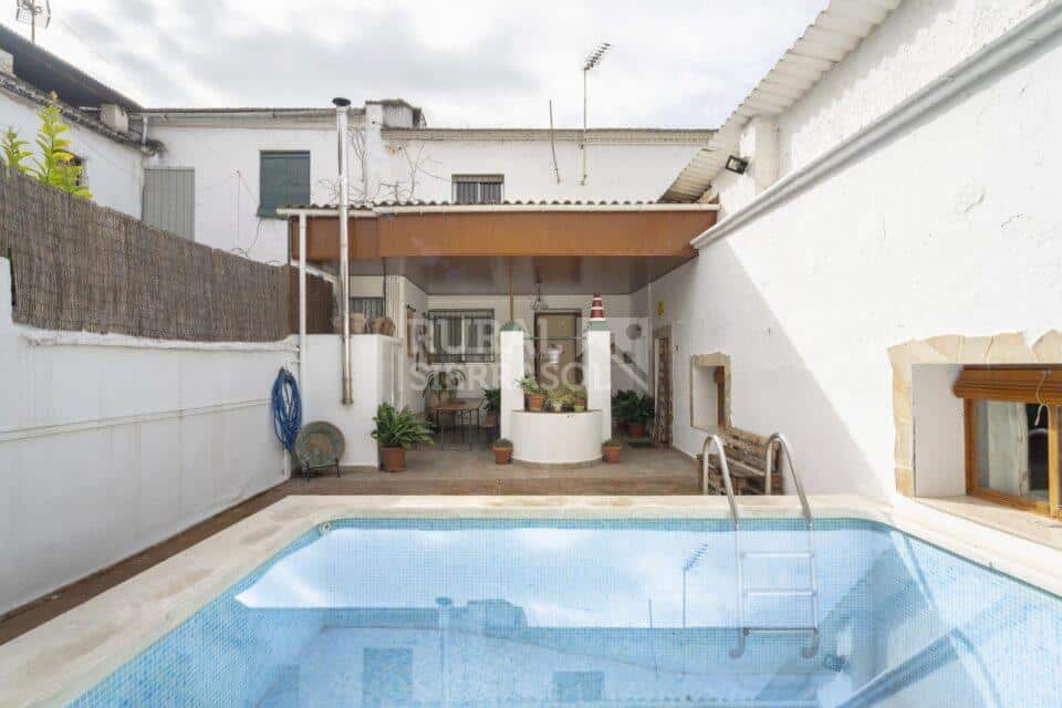 Amplia Casa Rural cerca de Granada, con piscina y barbacoa - Imagen 2
