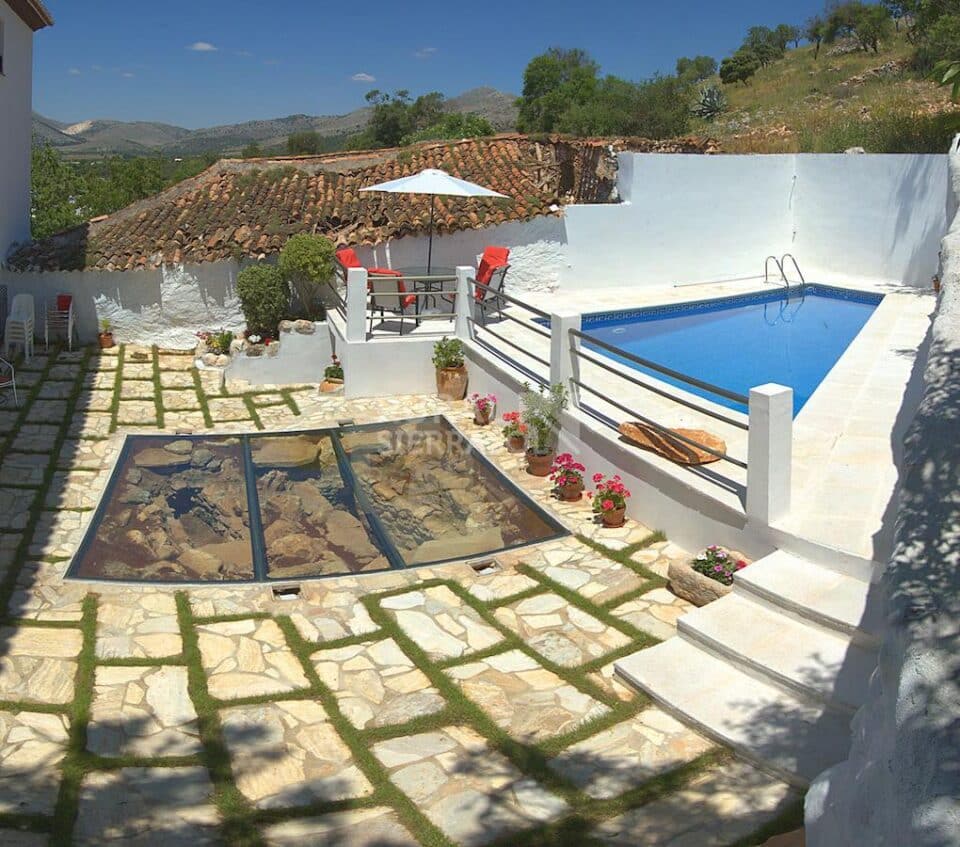 Preciosa Casa Rural en Zafarraya, con piscina, chimenea y wifi - Imagen 2
