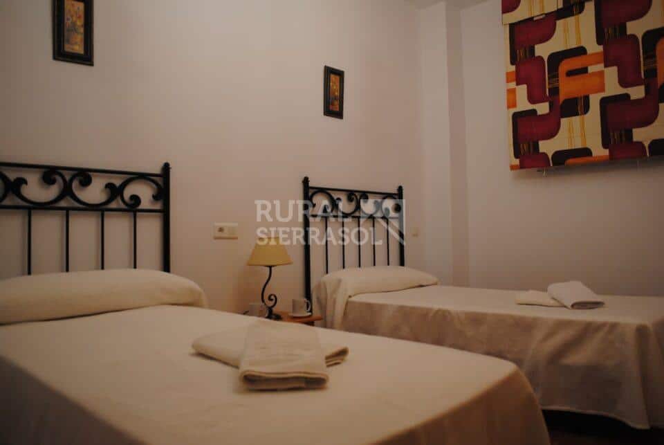 Domritorio de 2 interior de casa rural en Periana (referencia 1003)