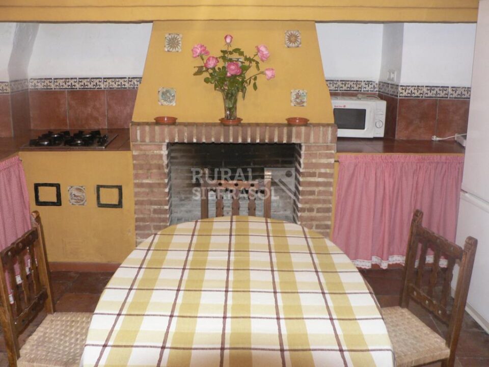 Cortijo cerealista del siglo XIX con chimenea, piscina y barbacoa en Cañete la Real - Imagen 20