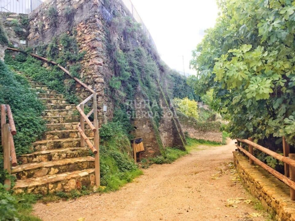 Espléndida Casa Rural en Cuevas del Becerro con chimenea, calefacción, aire acondicionado - Imagen 20