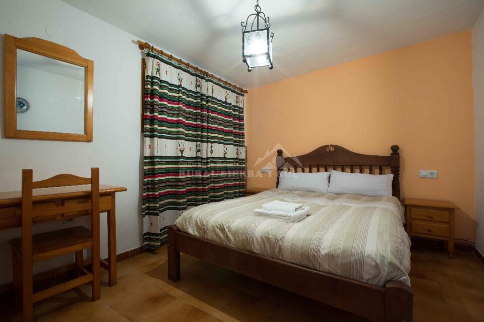 Espléndida casa rural en Laroles, con piscina y wifi - Imagen 23