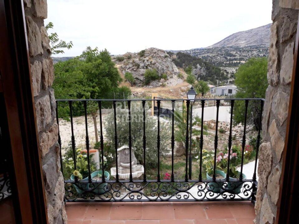 Preciosa vivienda rural en Castril de la Peña, con chimenea y barbacoa - Imagen 14