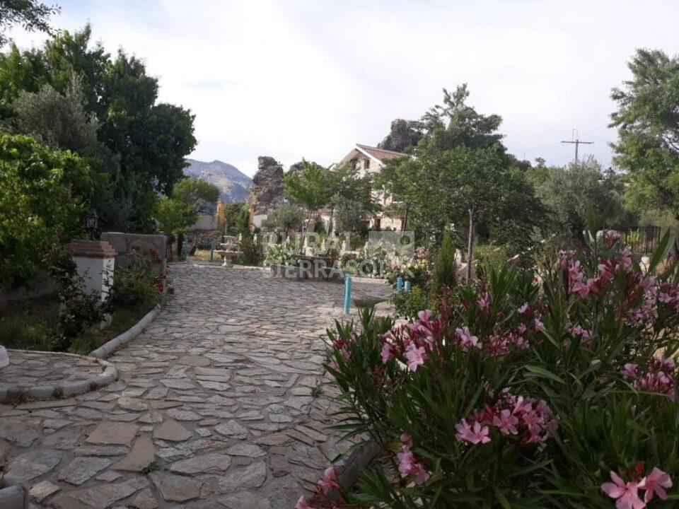 Preciosa vivienda rural en Castril de la Peña, con chimenea y barbacoa - Imagen 15