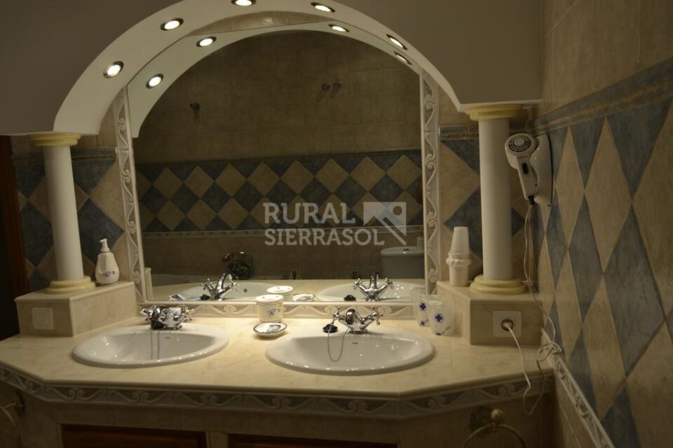 Precioso Hotel Rural en Colmenar, con bonitas vistas al campo - Imagen 21