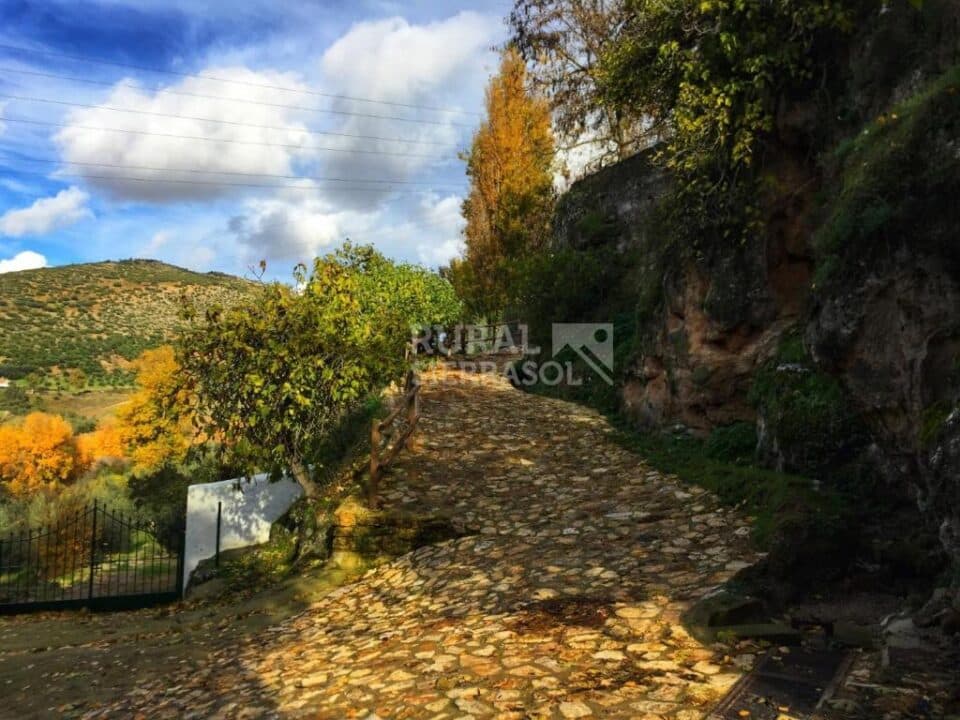 Espléndida Casa Rural en Cuevas del Becerro con chimenea, calefacción, aire acondicionado - Imagen 21