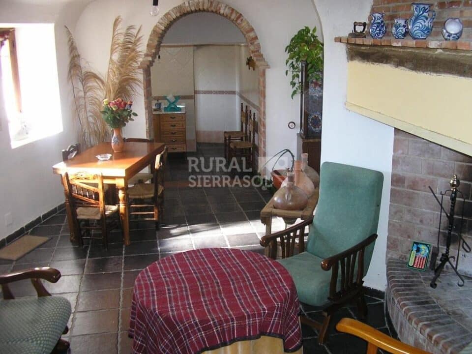 Confortable casa cueva en Baza, con piscina, chimenea y barbacoa - Imagen 22