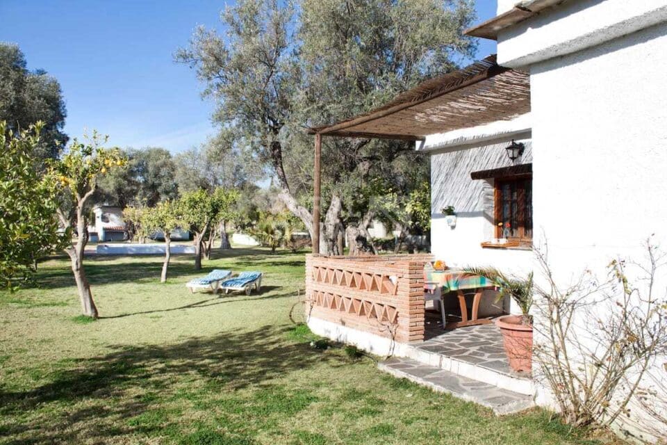 Acogedora Casa Rural en Órgiva, con gran zona de césped, barbacoa y piscina - Imagen 22