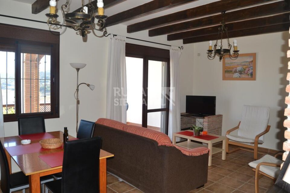 Conjunto de siete Casas Rurales junto al Lago de La Viñuela - Imagen 22