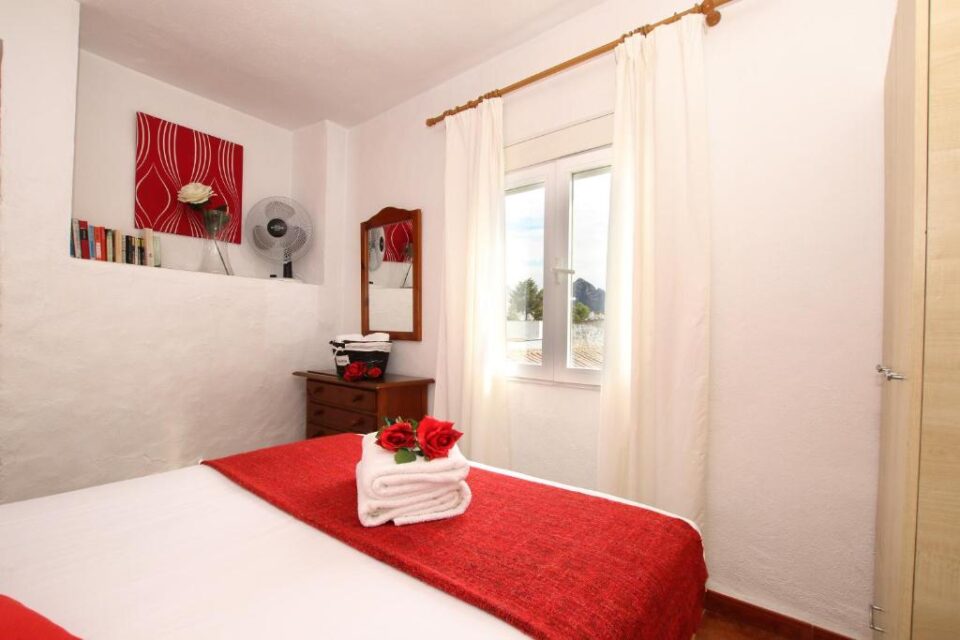 Maravillosa Casa Rural en Montejaque con piscina y preciosos jardines - Imagen 5