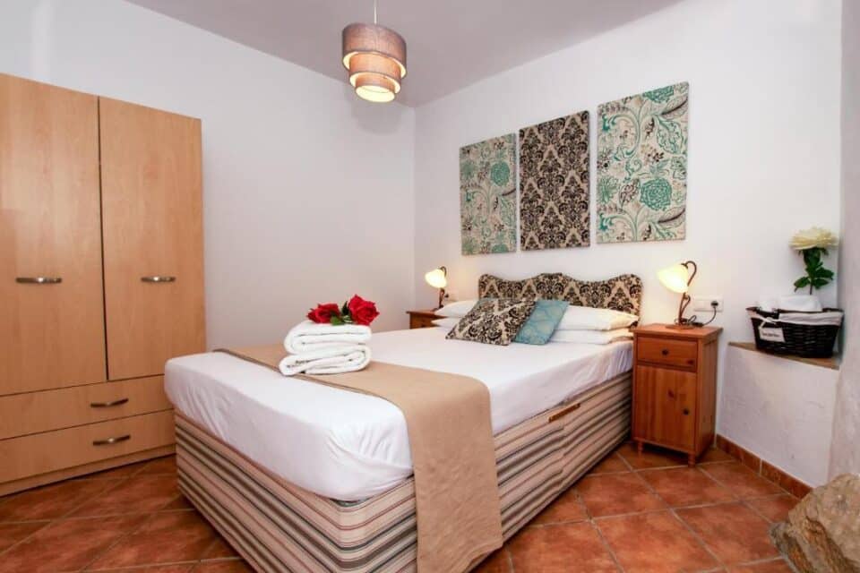 Maravillosa Casa Rural en Montejaque con piscina y preciosos jardines - Imagen 6