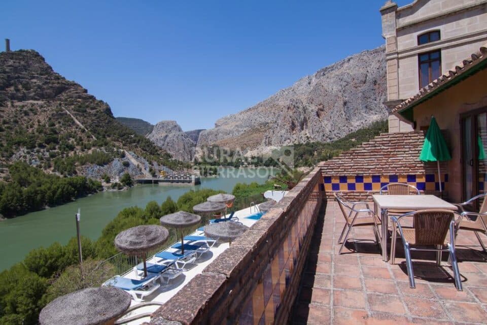 Acogedor Apartamento Rural junto al Caminito del Rey, con piscina, aire acondicionado y wifi - Imagen 23