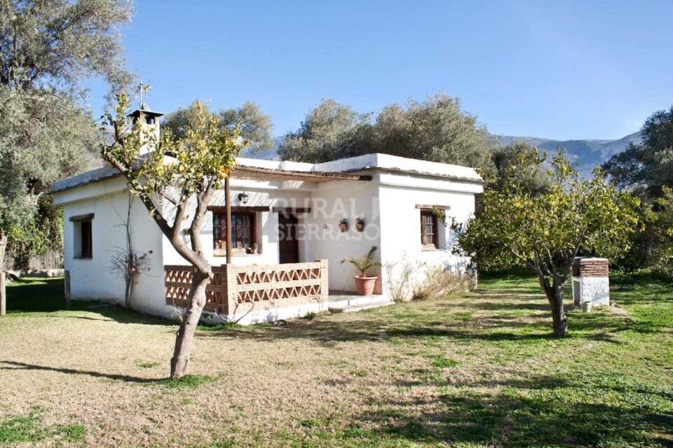 Acogedora Casa Rural en Órgiva, con gran zona de césped, barbacoa y piscina - Imagen 23