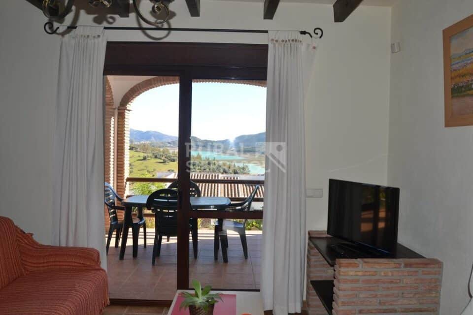 Conjunto de siete Casas Rurales junto al Lago de La Viñuela - Imagen 23