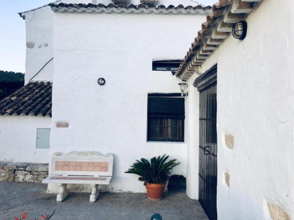 Cortijo Andaluz en Villanueva de Algaidas, con piscina, barbacoa y aire acondicionado - Imagen 25