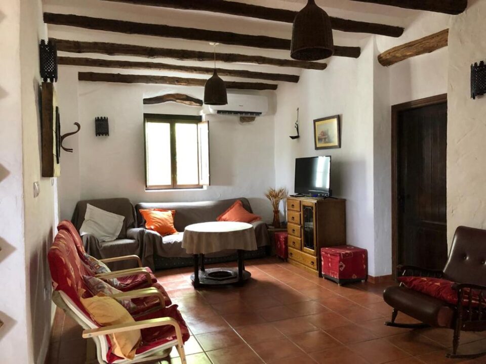 Cortijo Andaluz en Villanueva de Algaidas, con piscina, barbacoa y aire acondicionado - Imagen 26