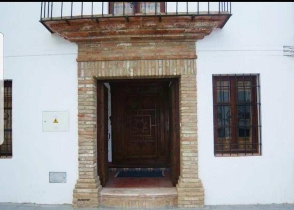 Casa Rural en Cortes de la Frontera con chimenea y barbacoa - Imagen 10