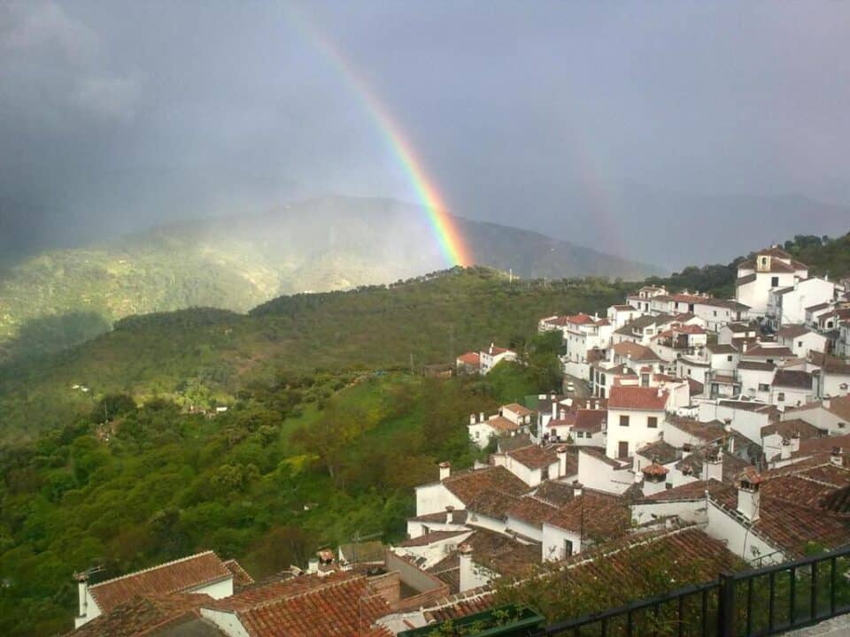 Acogedora Casa Rural en Benalauría con preciosas vistas al Valle del Genal - Imagen 16