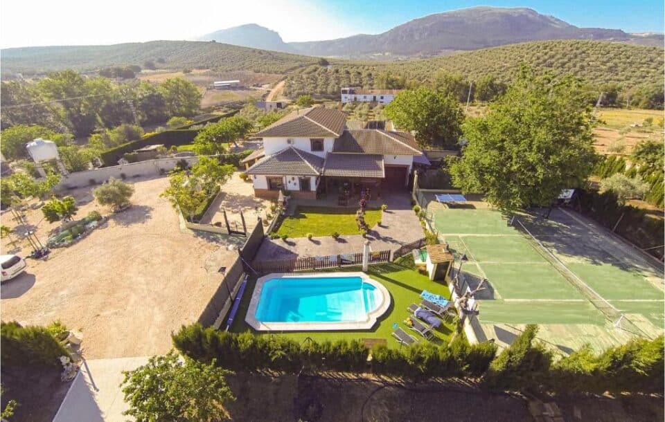 Preciosa Casa Rural en Villanueva del Trabuco, con piscina y chimenea - Imagen 3