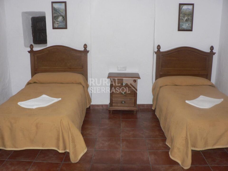 Cortijo cerealista del siglo XIX con chimenea, piscina y barbacoa en Cañete la Real - Imagen 26