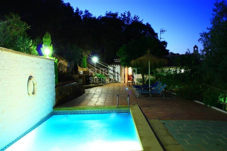 Maravillosa Casa Rural en Casabermeja, con piscina barbacoa y wifi - Imagen 25