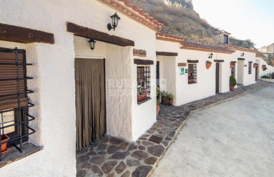 Casa Cueva de estilo rústico en Castilléjar, con chimenea y barbacoa - Imagen 26